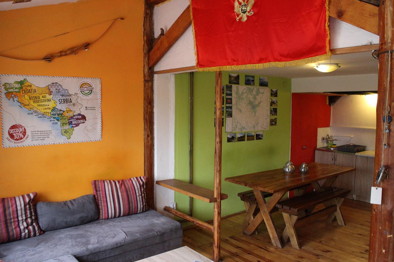 Hostel Hikers Den Žabljak Esterno foto